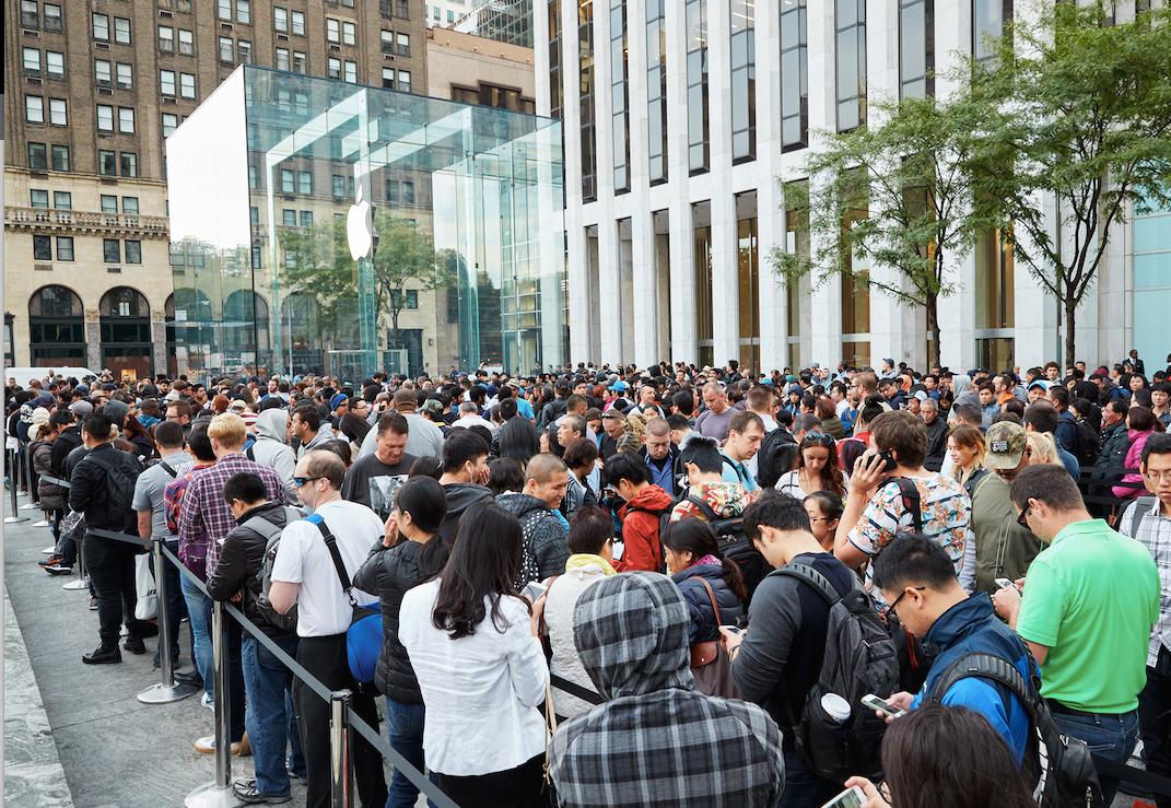 Apple’s 13-million iPhone weekend: What the analysts said (updated)