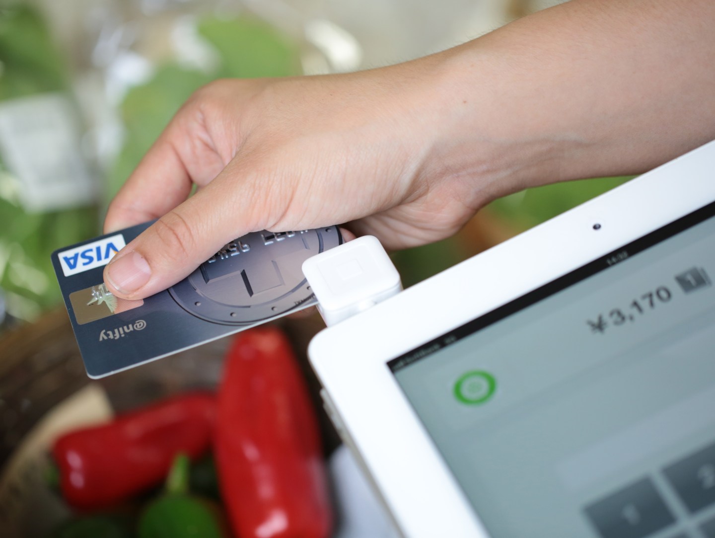 Twitter's Dorsey Vies With SoftBank's Son for Japan Shopkeepers