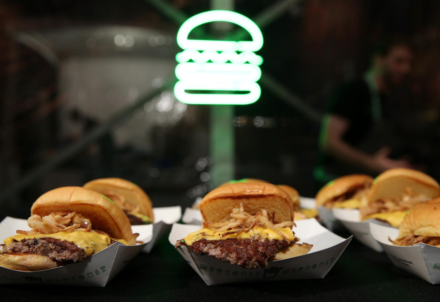 Blue Moon Burger Bash Presented By Pat LaFrieda Meats Hosted By Rachael Ray - Food Network New York City Wine &amp; Food Festival Presented By FOOD &amp; WINE