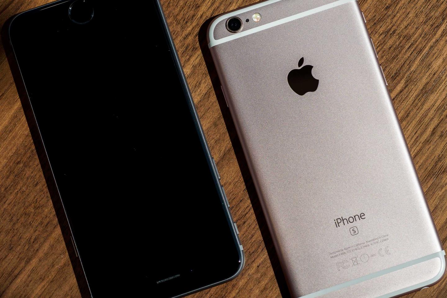 Unboxing Apple Inc. iPhone 6s
