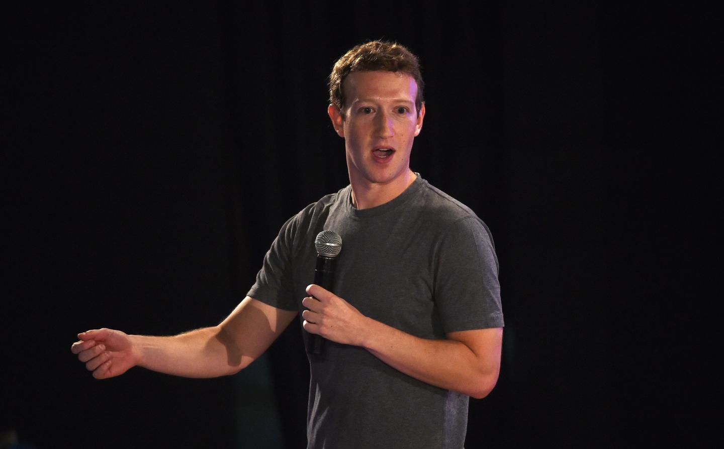INDIA-INTERNET-FACEBOOK-COMPUTERS