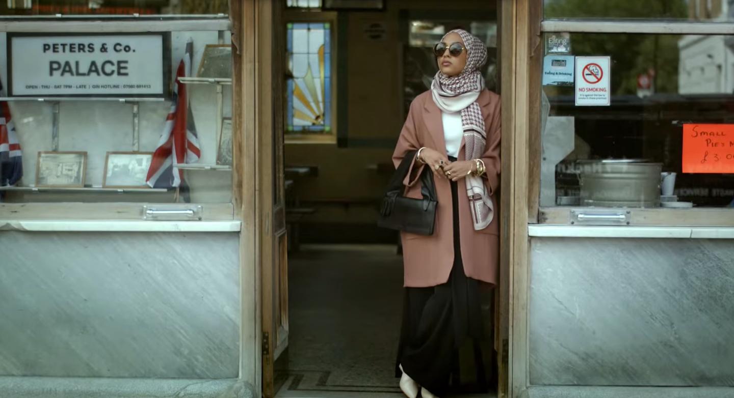 What H&M’s recent ad says about mainstream fashion
