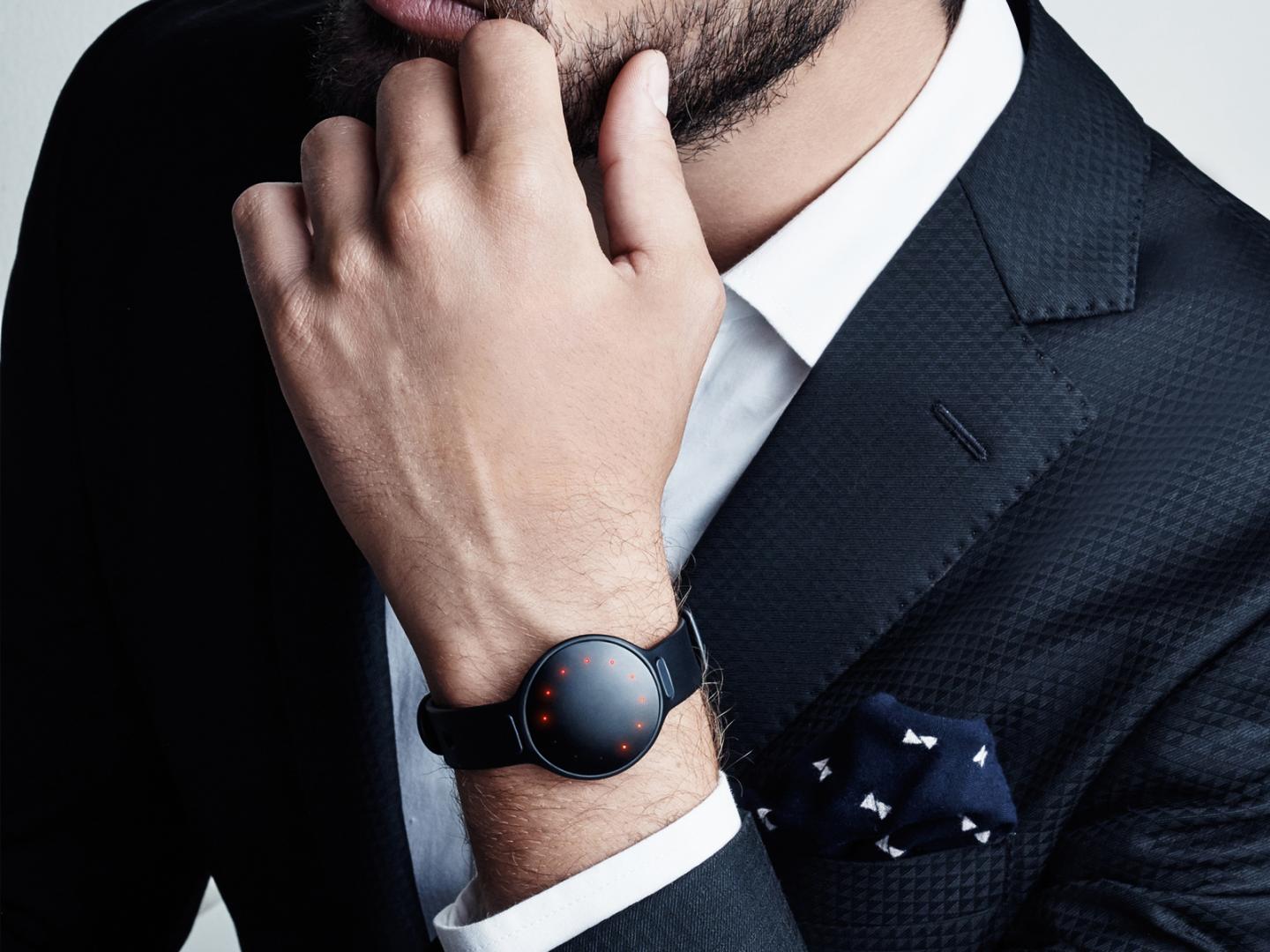 Misfit launches more powerful, vibrating wearable