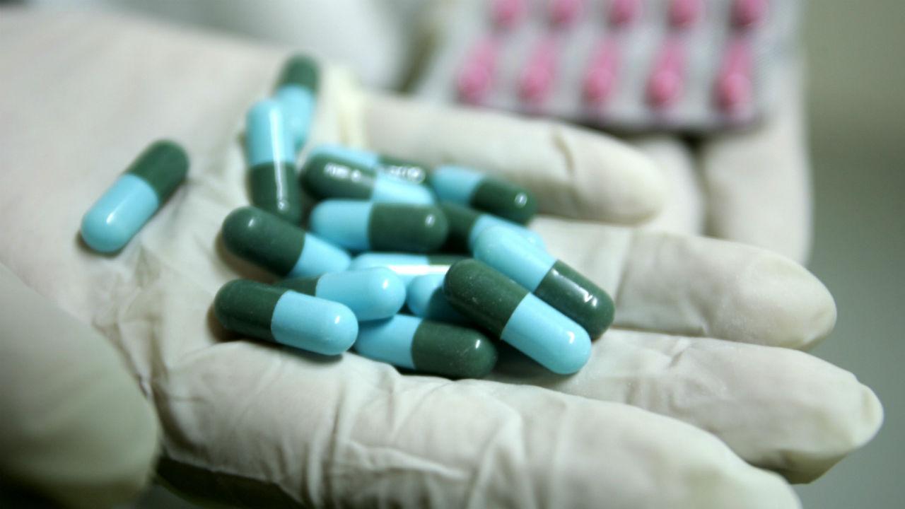 Oil Glut and Valeant Talks With Investors–5 Things To Know Today
