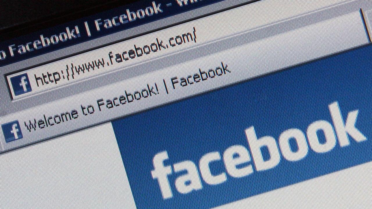 Facebook Debuts a Would-Be Yelp-Killer