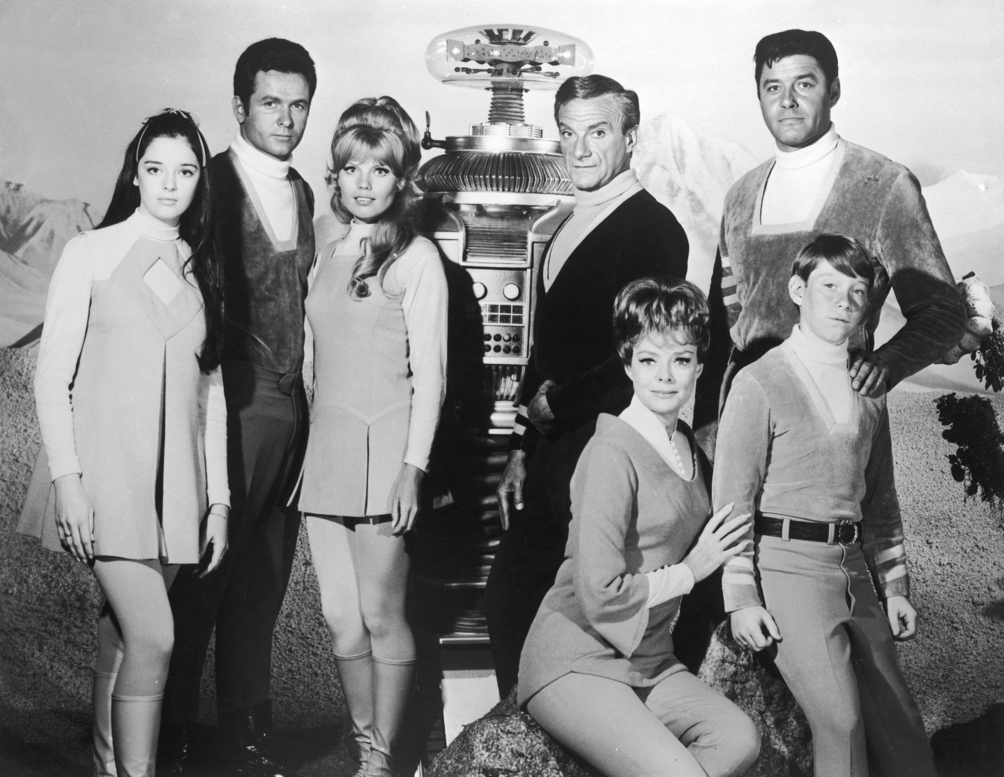 Cast Of 'Lost In Space'