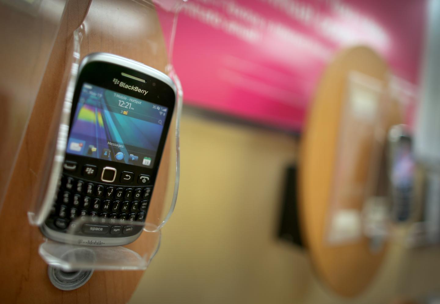 BlackBerry Buyout Deal Collapses, CEO To Be Replaced