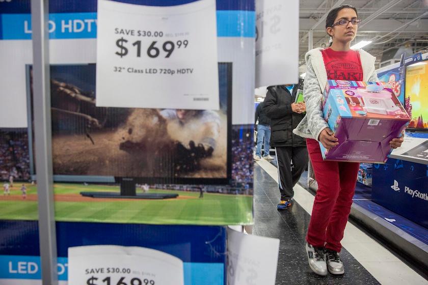 Black Friday Shopping Begins On Thanksgiving Evening