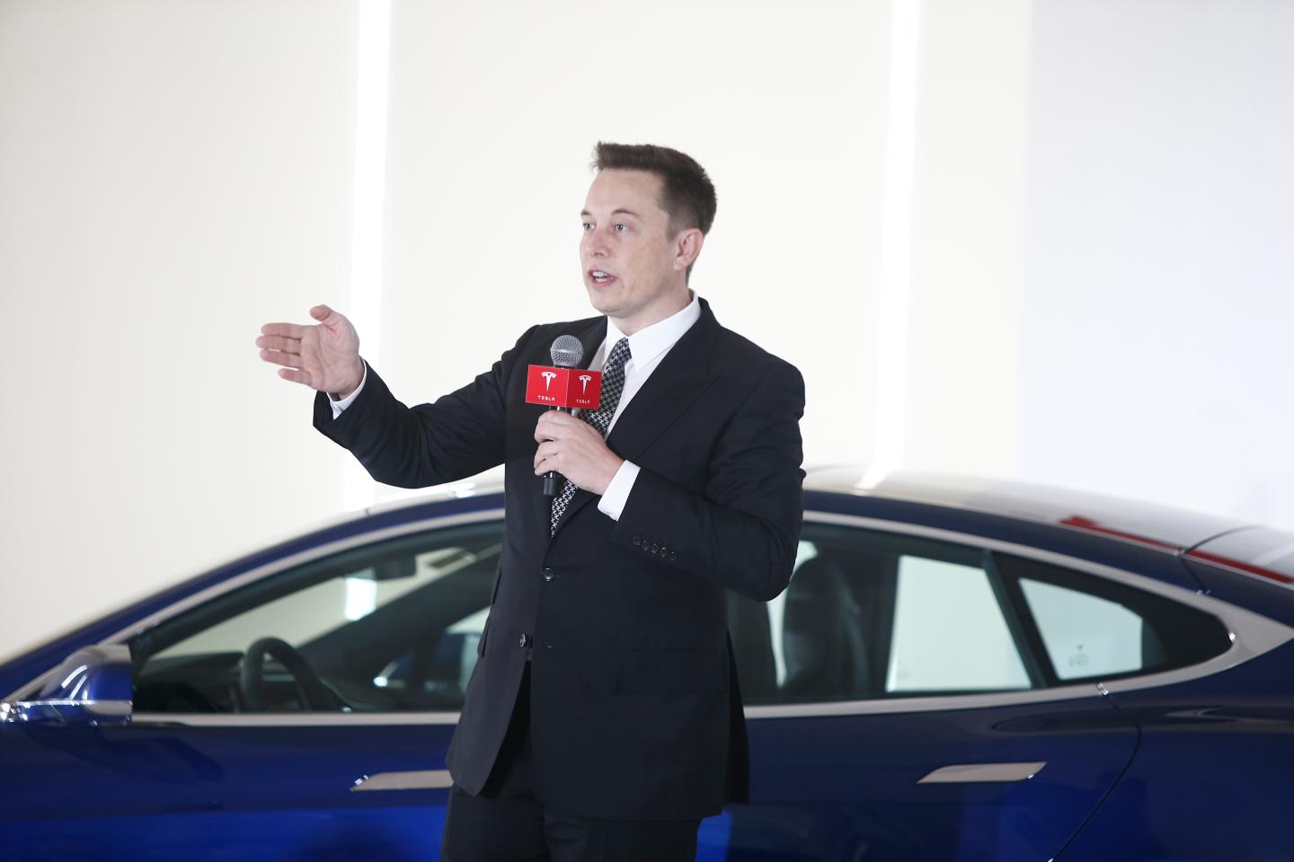 Tesla is Hiring and Elon Musk is Personally Conducting Interviews
