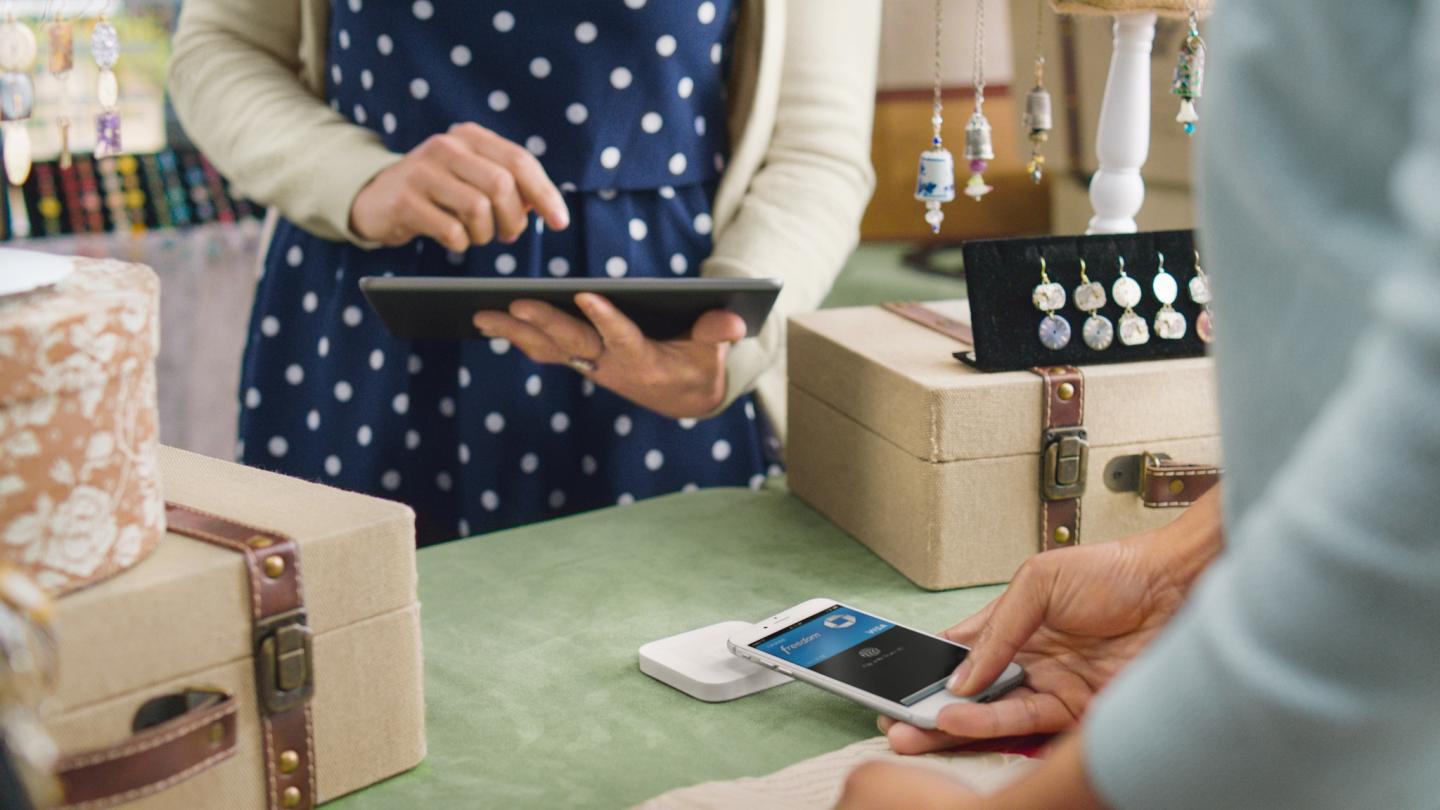 Square’s New Chip Card and NFC Readers Land in Apple Retail Stores