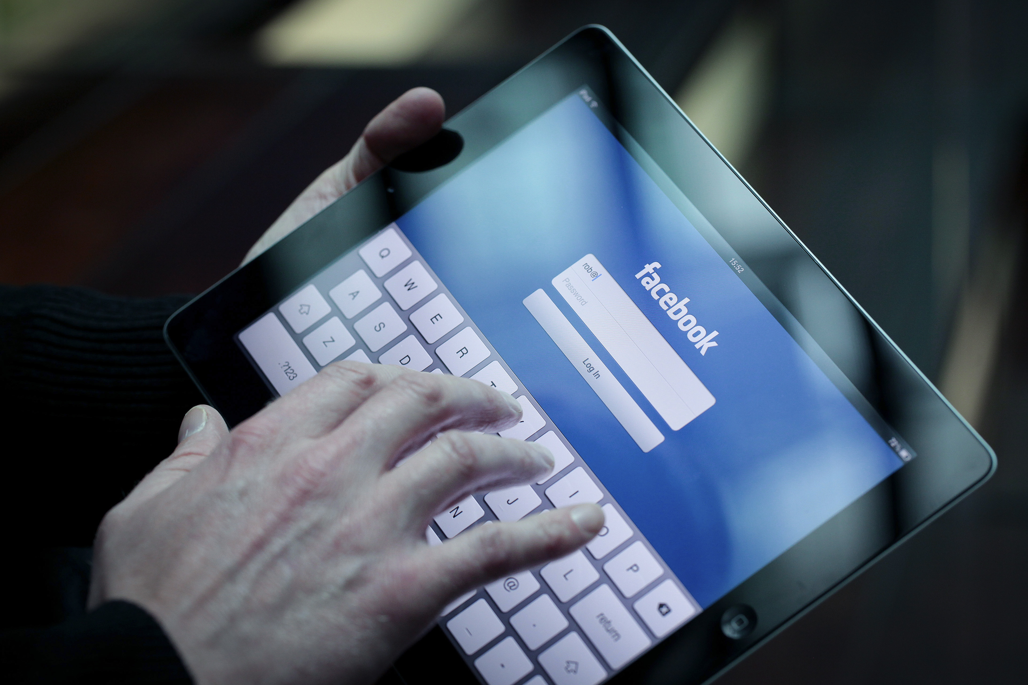Facebook Said Set to Finish Taking Orders For IPO Tomorrow