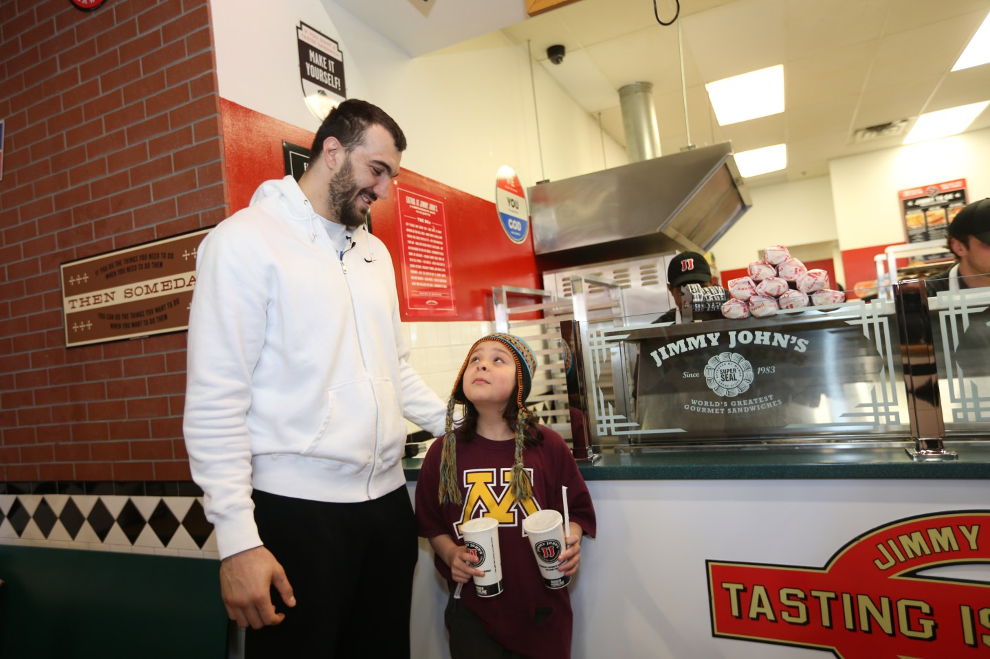 Nikola Pekovic Gets Closer to Fans