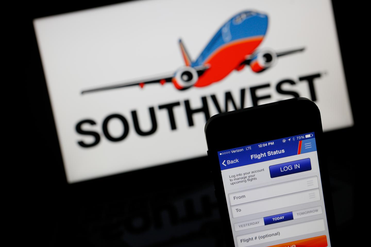 Student Kicked Off Southwest After Speaking Arabic Demands Apology