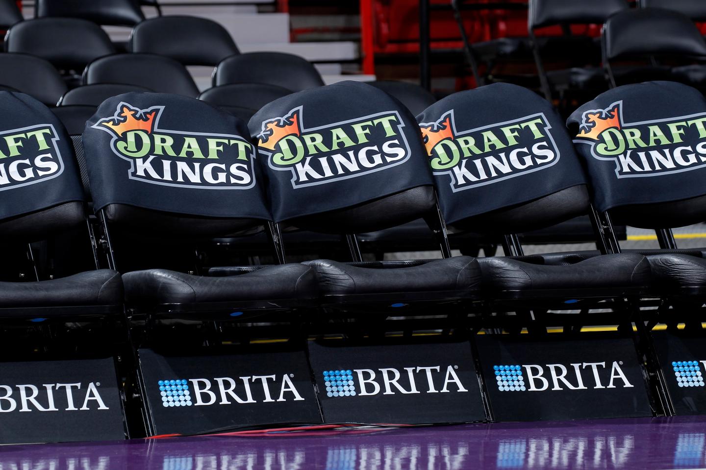 Los Angeles Lakers v Sacramento Kings