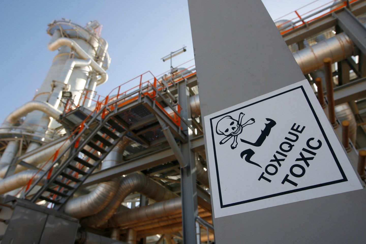 A sign warns employees of toxic elements at the In Salah Gas