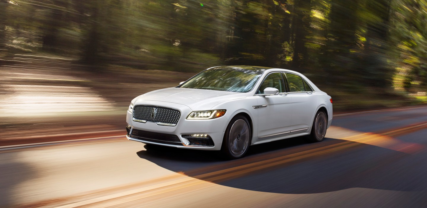Lincoln Takes the Wraps Off a Suave New Continental