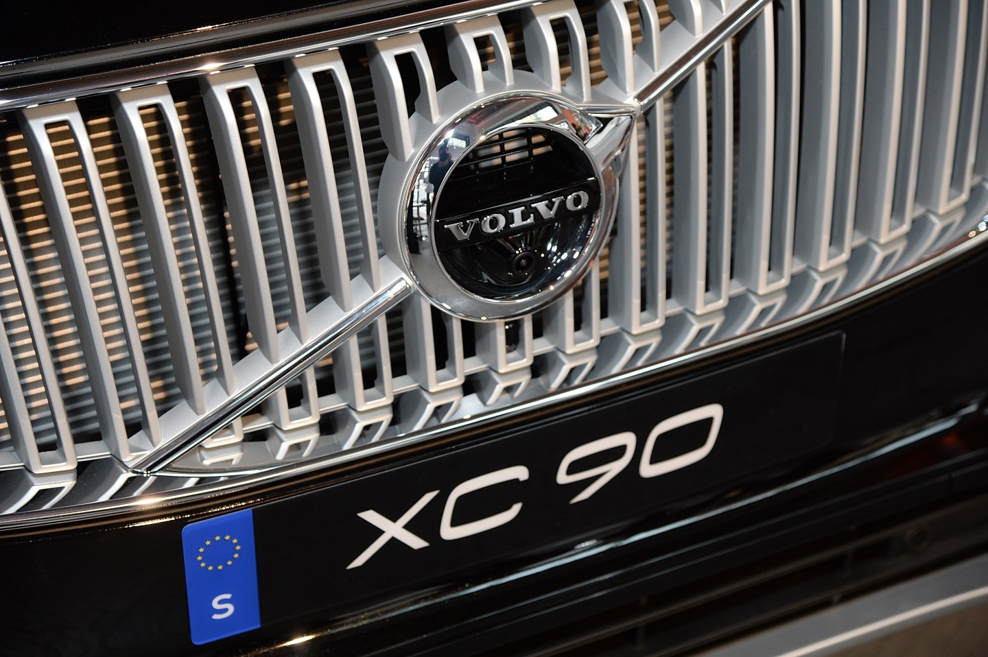 Volvo Partners With Uber on Self-Driving Cars
