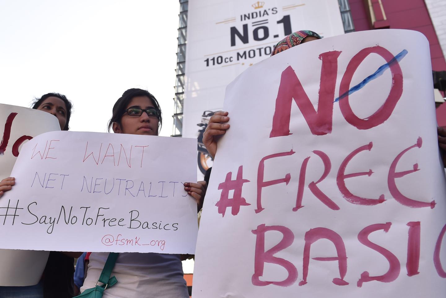 INDIA-TECHNOLOGY-INTERNET-PROTEST