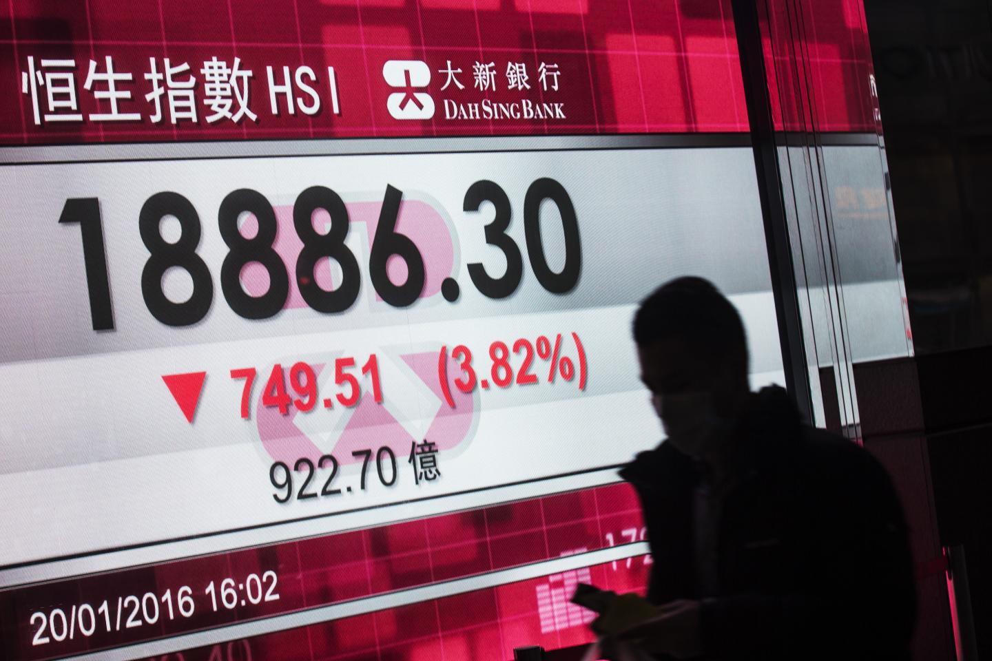 Chinese Stocks Slump in Hong Kong