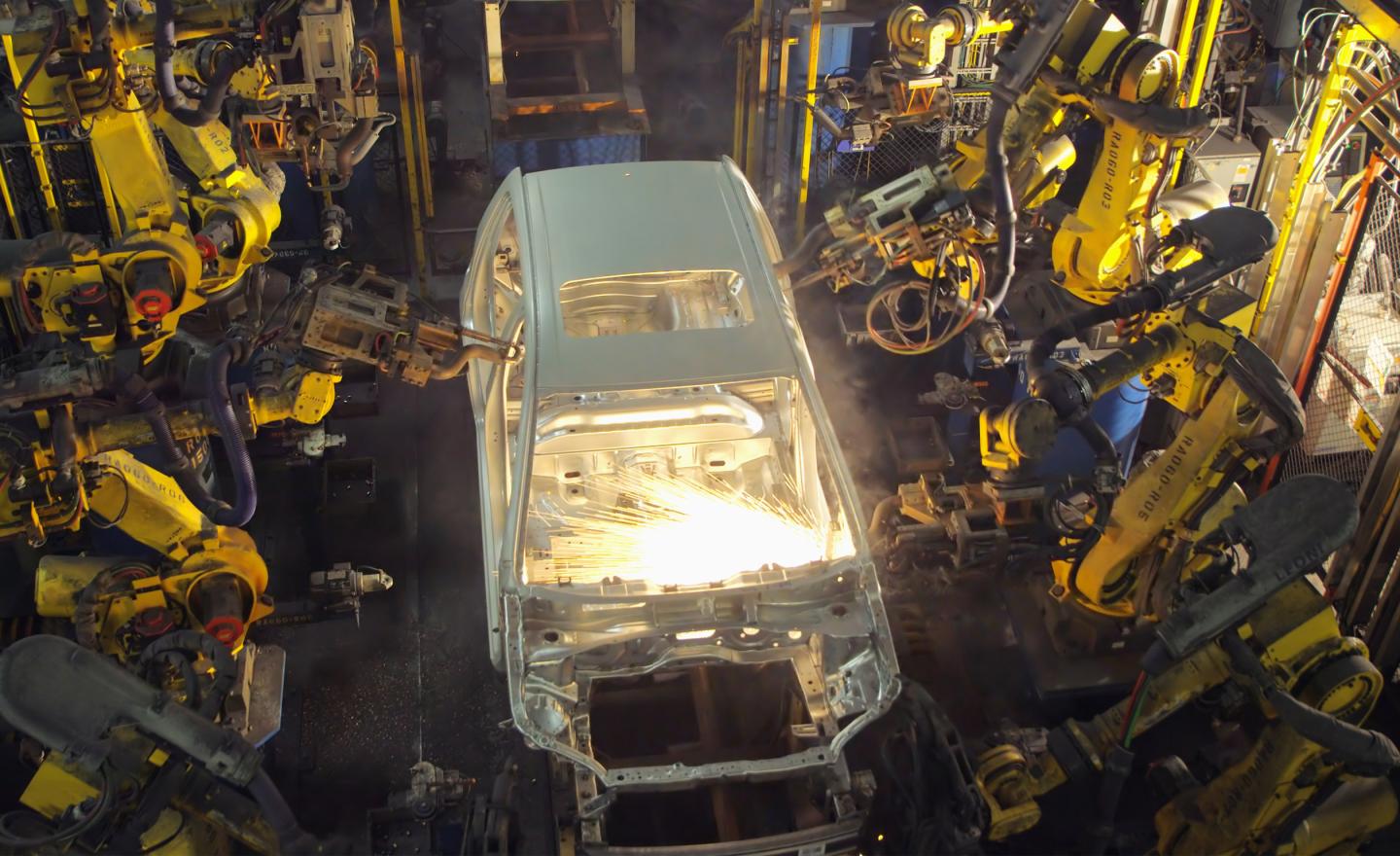 GM Is Using the Cloud to Connect Its Factory Robots