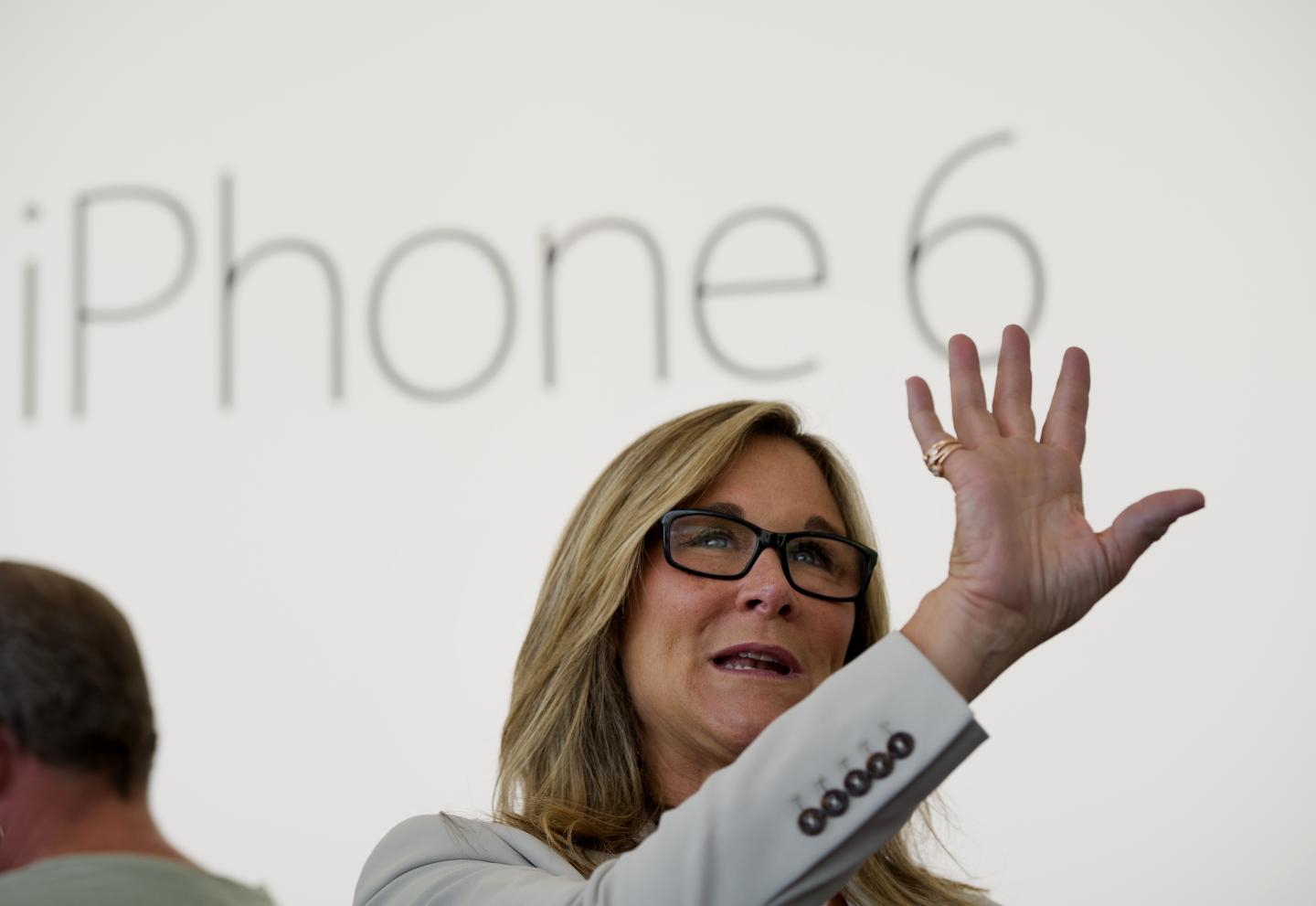 Apple's New Big-Screen iPhones Draw Long Lines As Sales Start