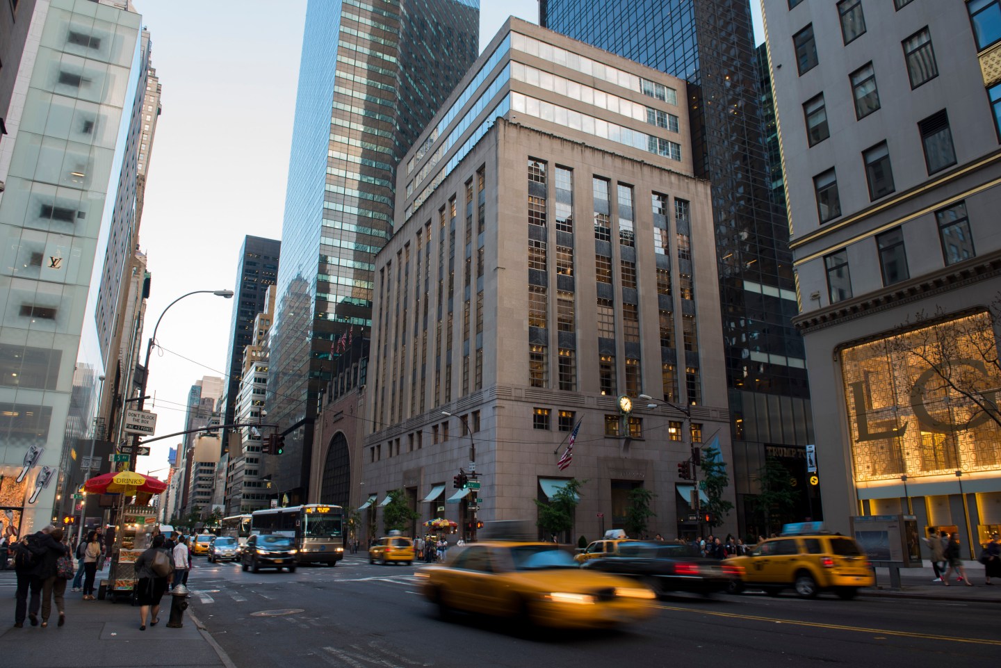 A Tiffany & Co. Store Ahead Of Earnings Figures
