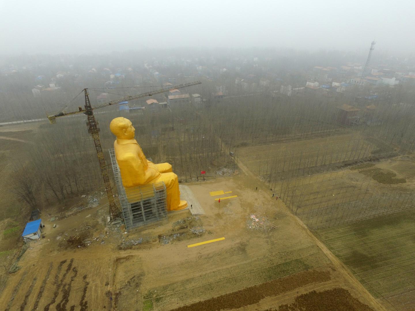 Mao Zedong Statue In Henan