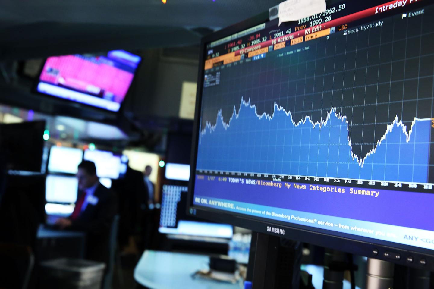 Smaller Tech Stocks Thrive Even As Large Names Get Hammered