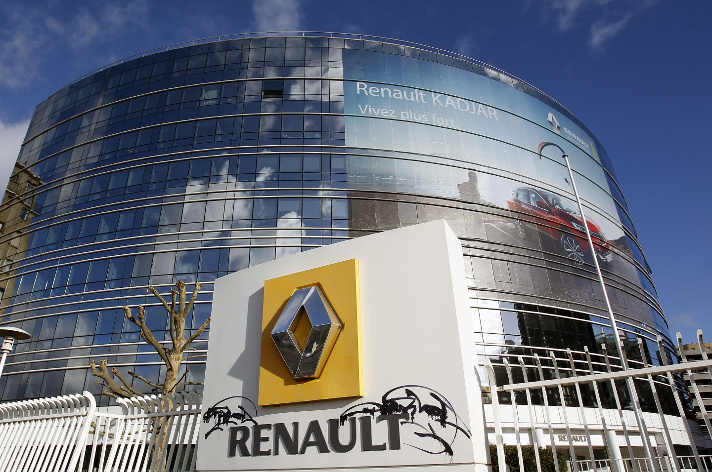Renault Shares Drop After Reports Of Emissions Probe