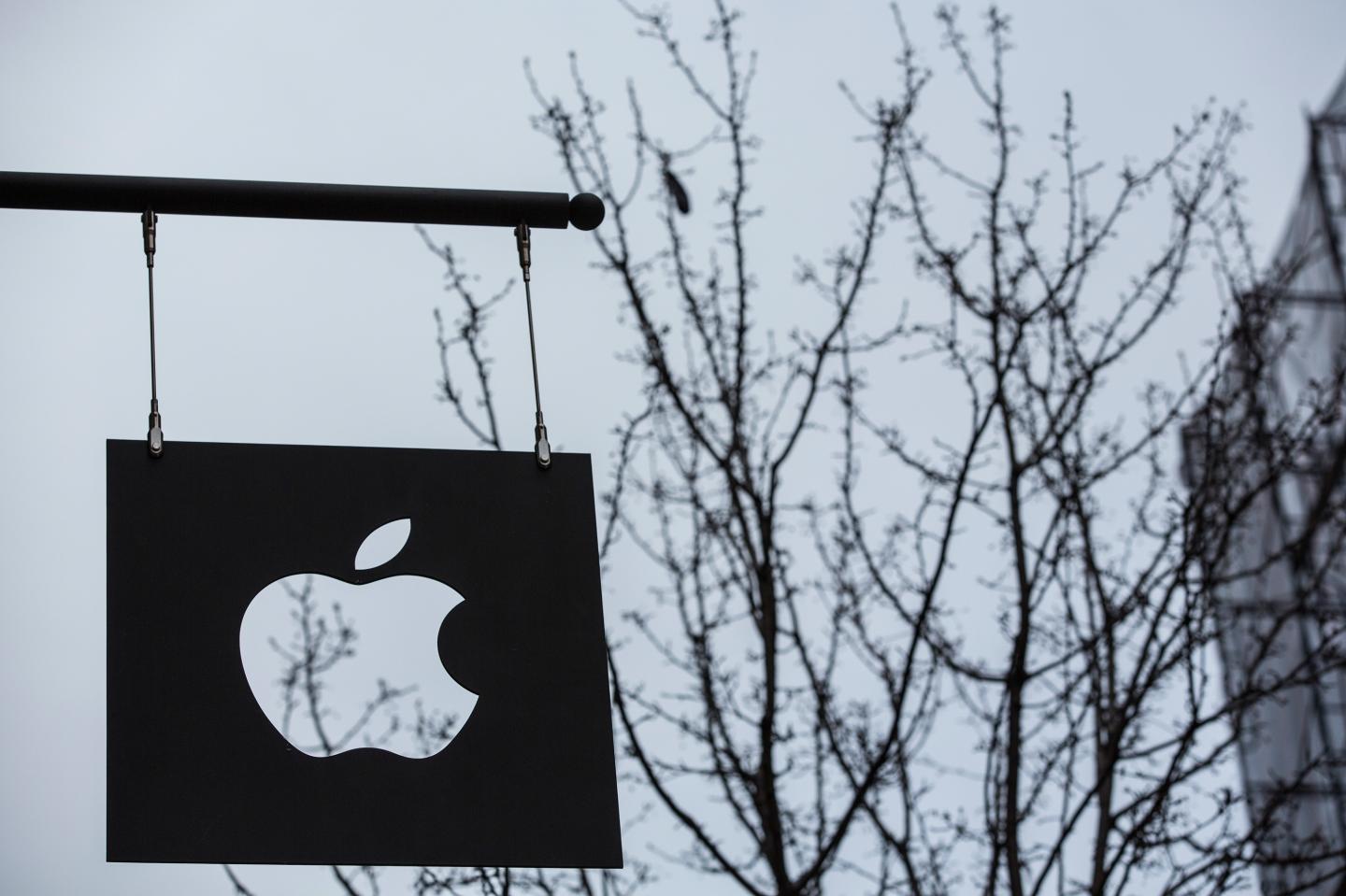 Apple’s Big Data Center Plans Worry Amazon Cloud Watchers