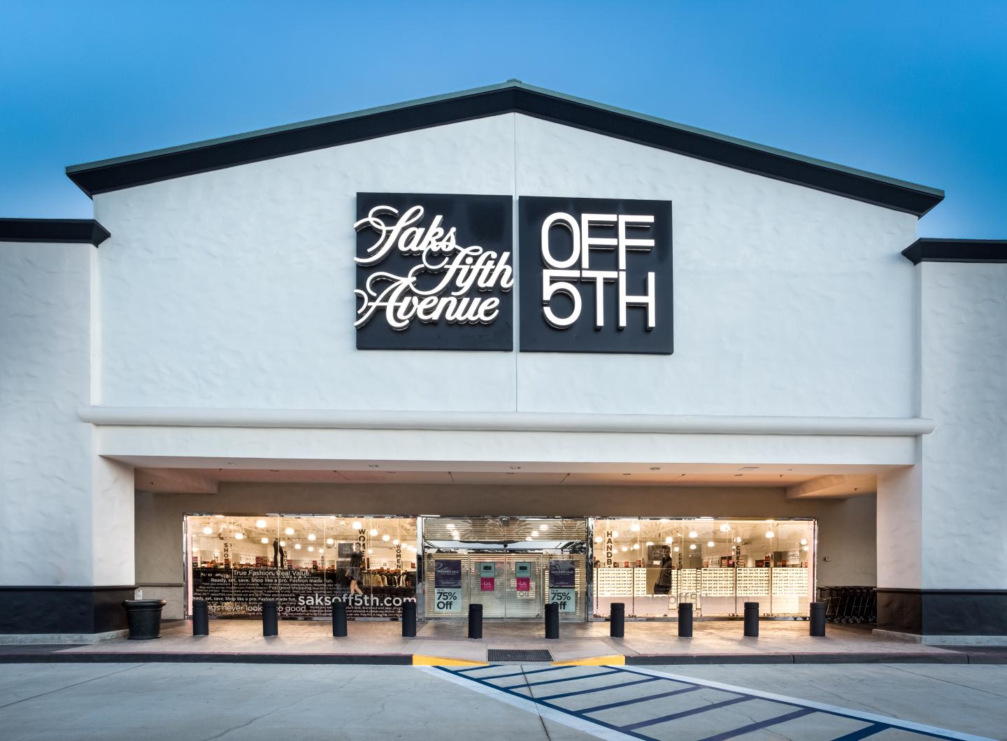 Saks Owner Hudson’s Bay to Cut 2,000 Jobs as Loss Widens More Than Expected