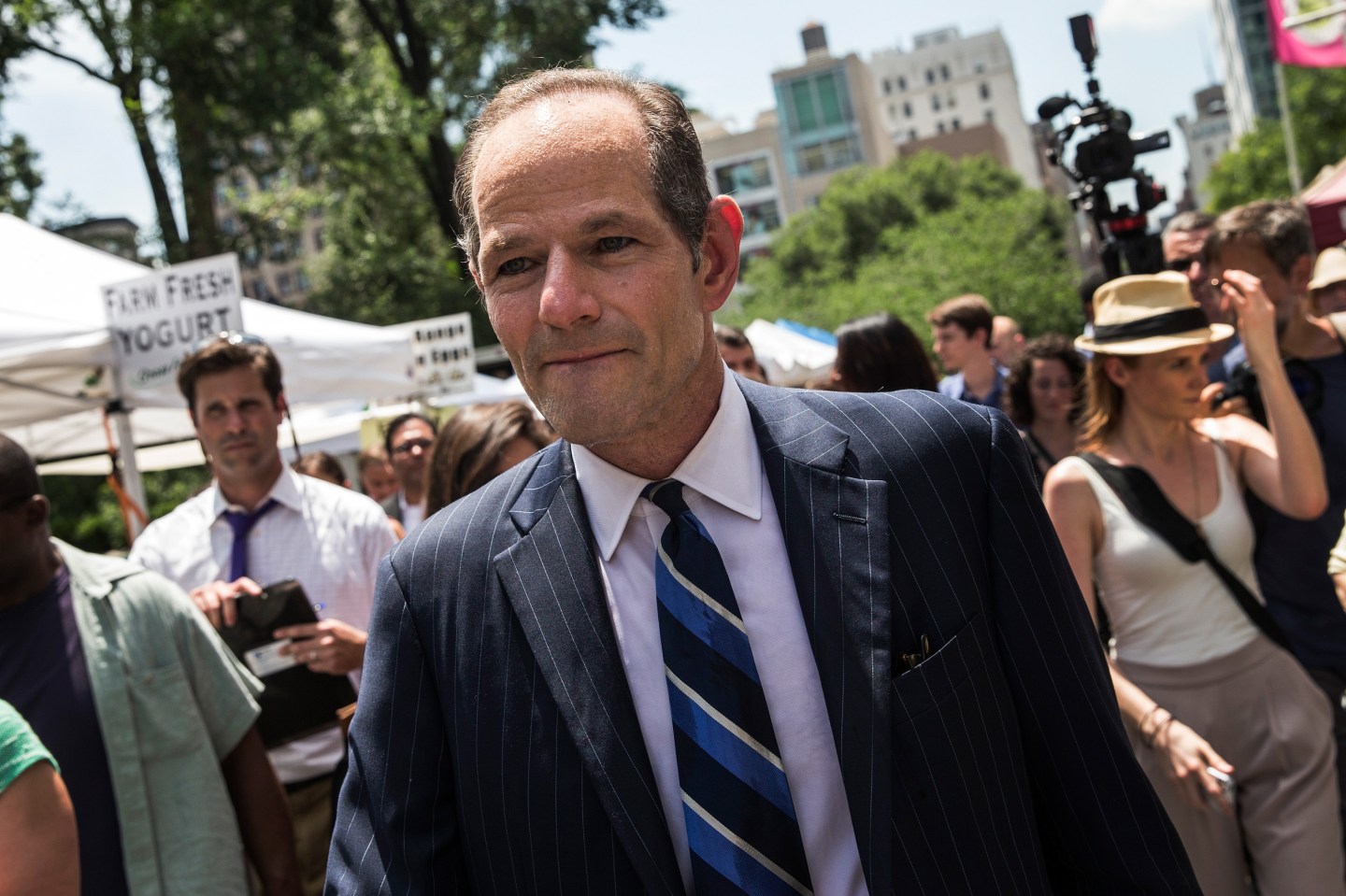 Eliot Spitzer Collects Signatures For NYC Comptroller Run