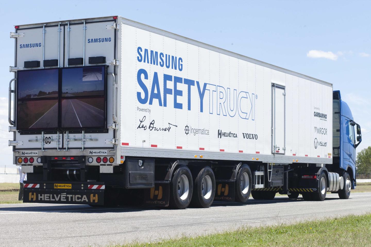 The ‘Invisible’ Truck That You Can See Right Through