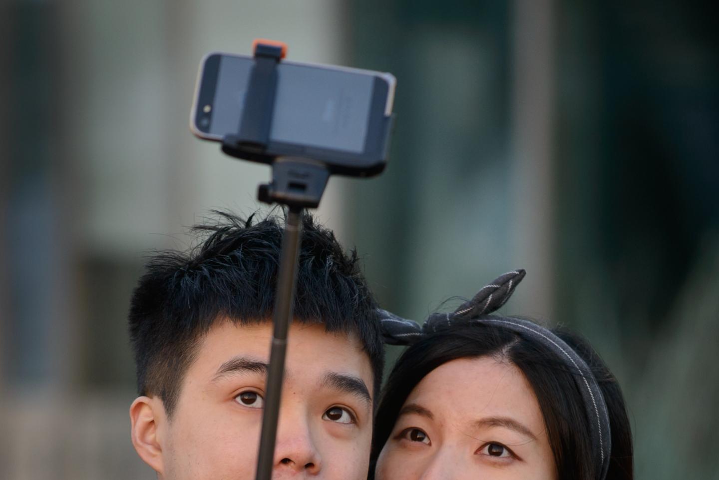 SKOREA-LIFESTYLE-TECHNOLOGY-CRIME-SELFIE