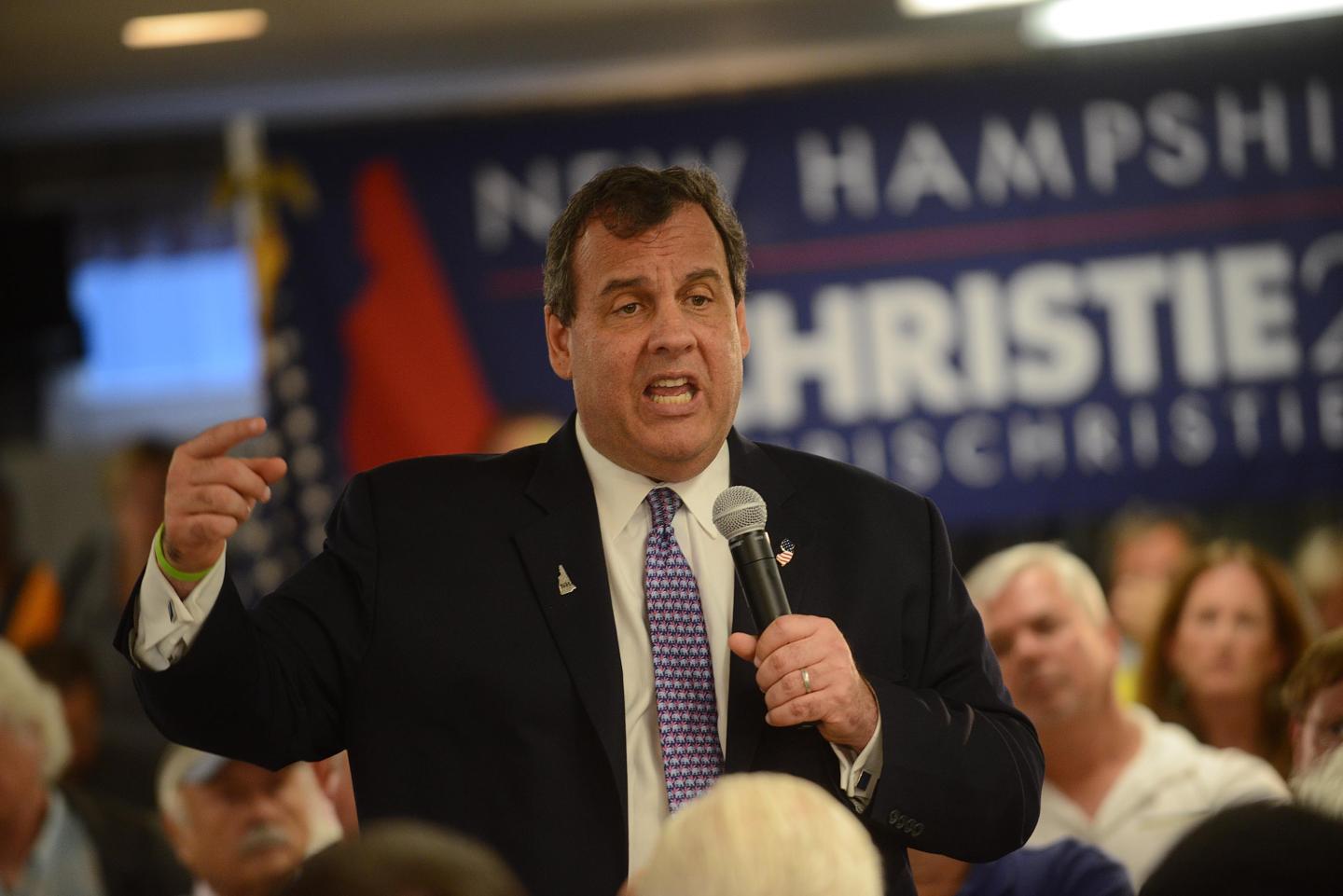 NJ Governor And GOP Presidential Candidate Chris Christie Campaigns In New Hampshire