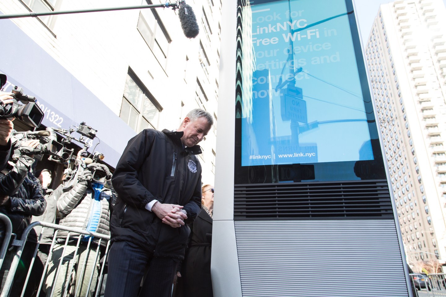 NEW YORK CITY, NY, UNITED STATES - 2016/02/18: Mayor de Blasio announces public launch of LINKNYC program, the largest and fastest free municipal WIFI network in the world. (Photo by Louise Wateridge/Pacific Press/LightRocket via Getty Images)