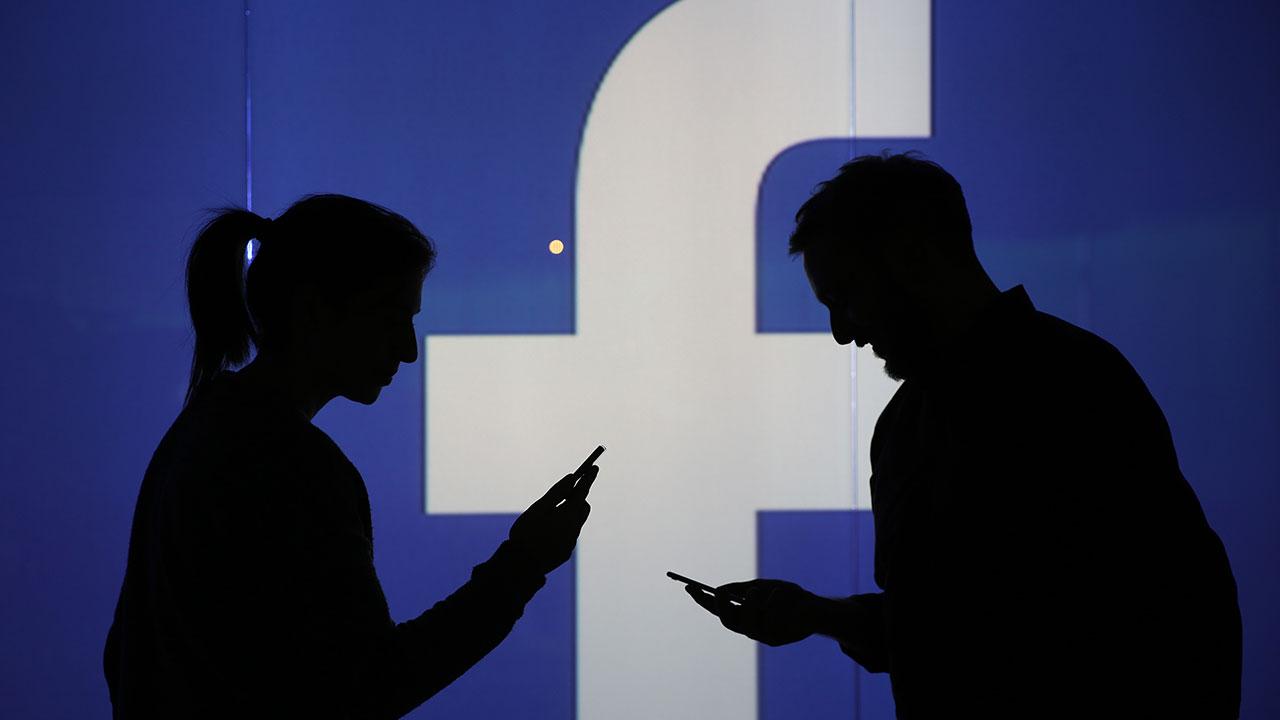 Facebook Ordered to Help Unmask a Troll