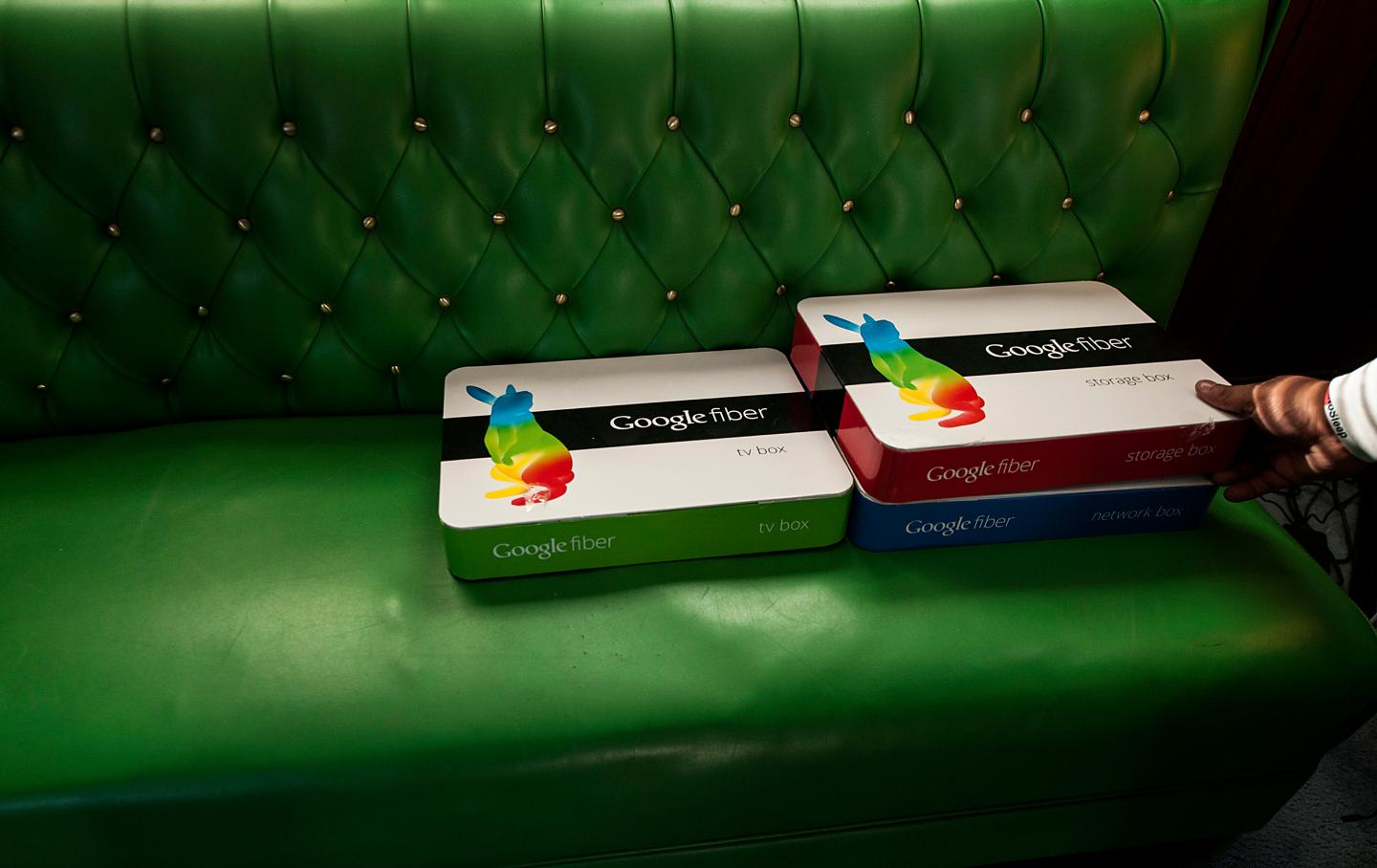 Google Begins Installing Ultrafast Broadband Network