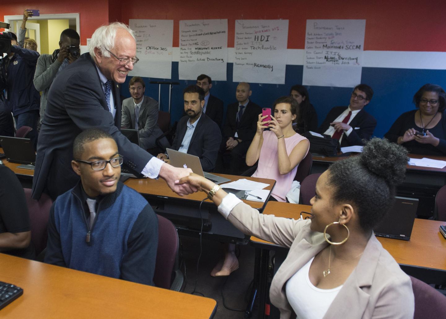 US-POLITICS-DEMOCRATS-SANDERS