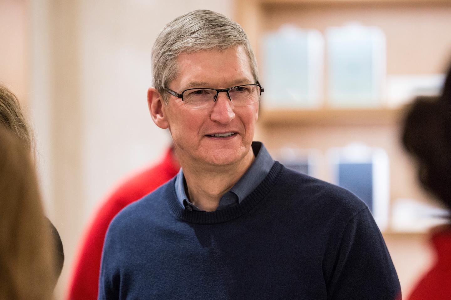 Tim Cook and Marissa Mayer Head into Battle