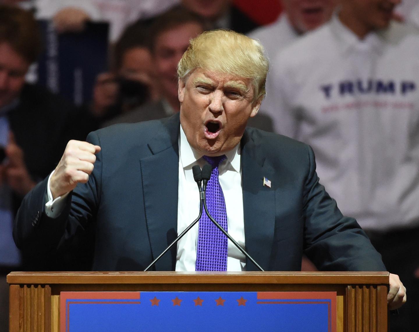 Republican Caucuses Begin in Nevada