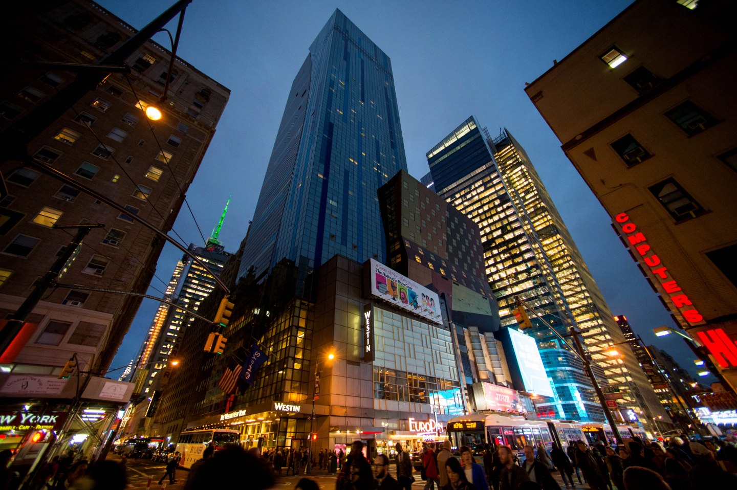 Starwood Hotels Climbs After Earnings Beat Analysts' Estimates