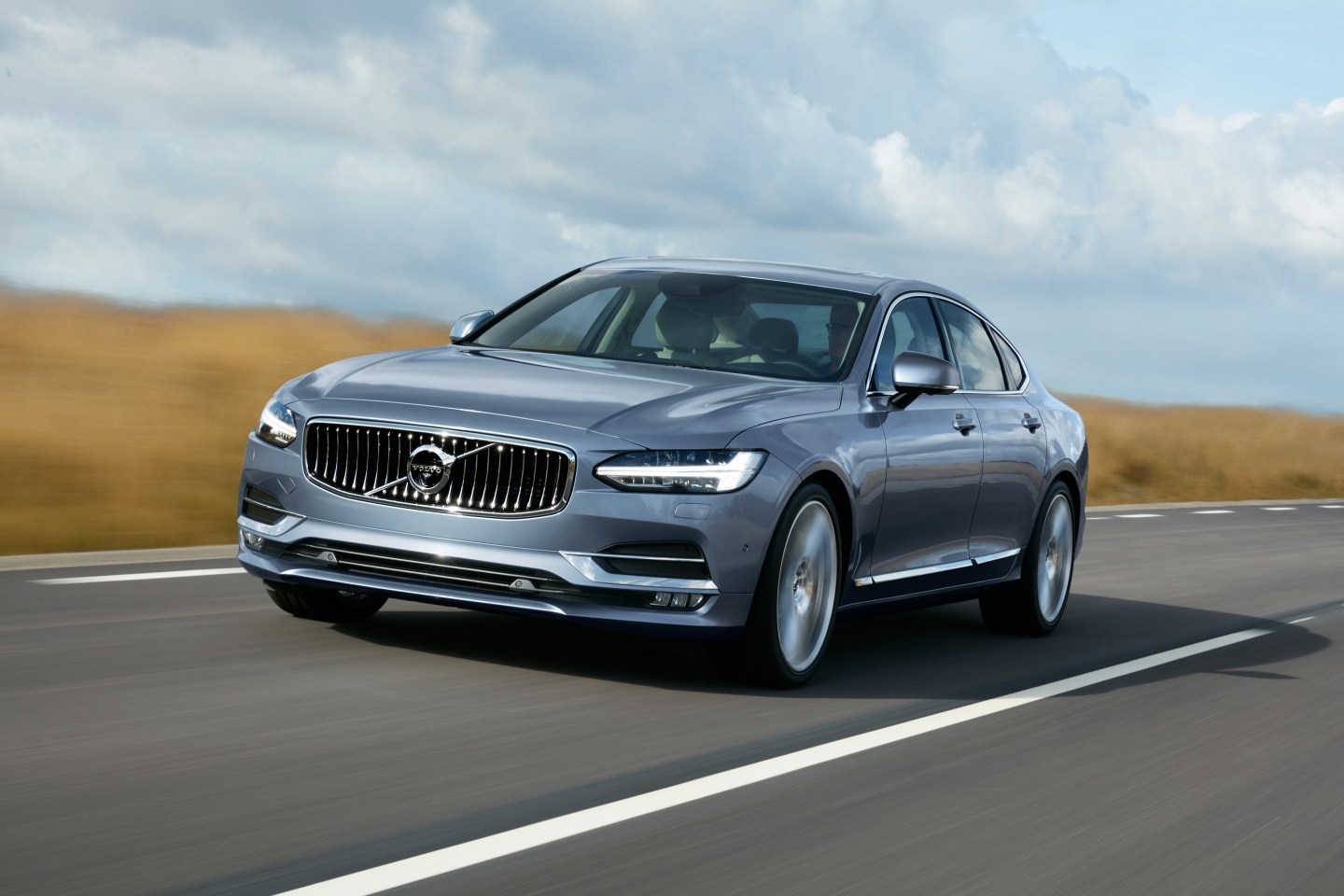 26_Location_Front_Quarter_Volvo_S90_Mussel_Blue