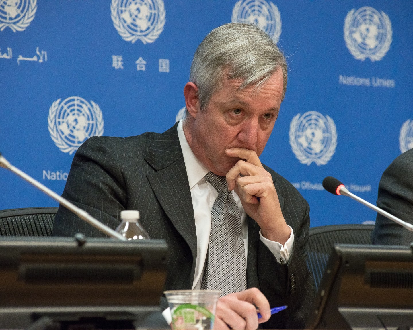Anthony Banbury speaks with the UN press corps, The United
