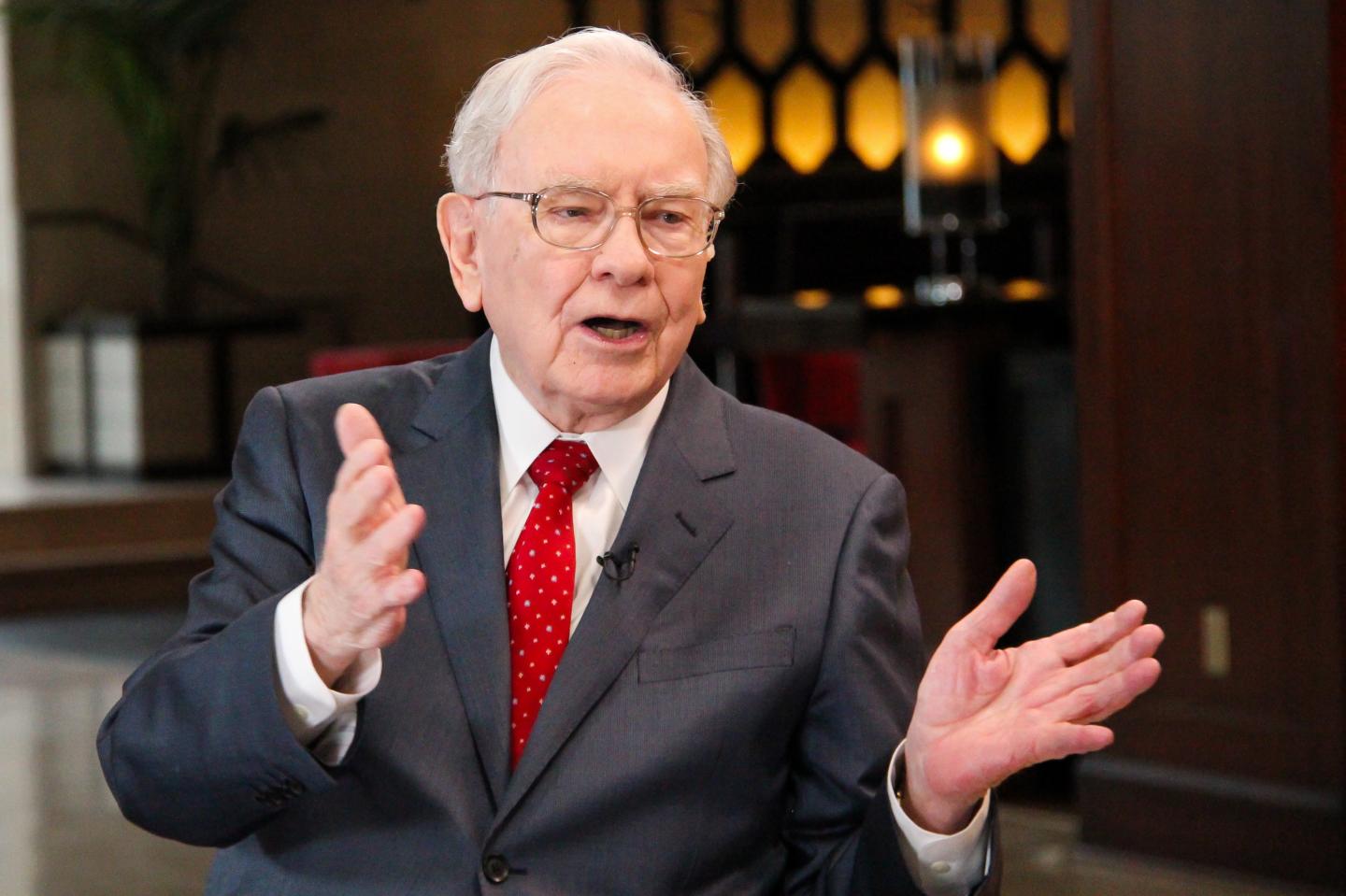 Warren Buffett Is Reportedly Backing a New Bidder For Yahoo