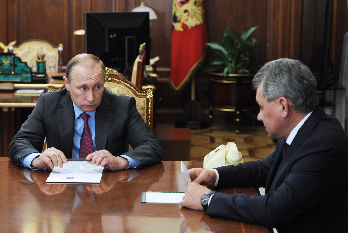President Putin meets with foreign minister Lavrov and defence minister Shoigu