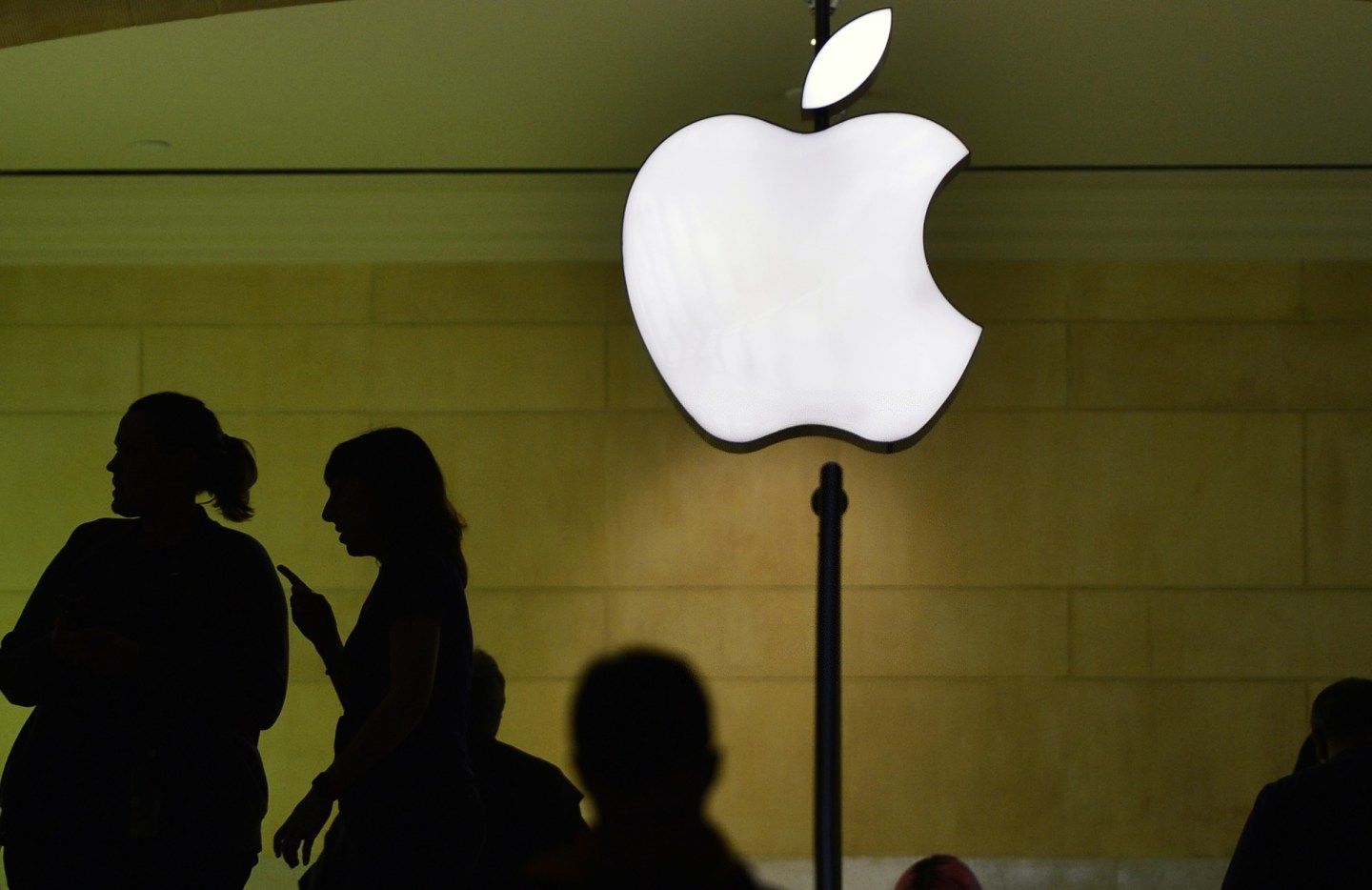 Justice Department Refuses to Give Up on N.Y. iPhone Case