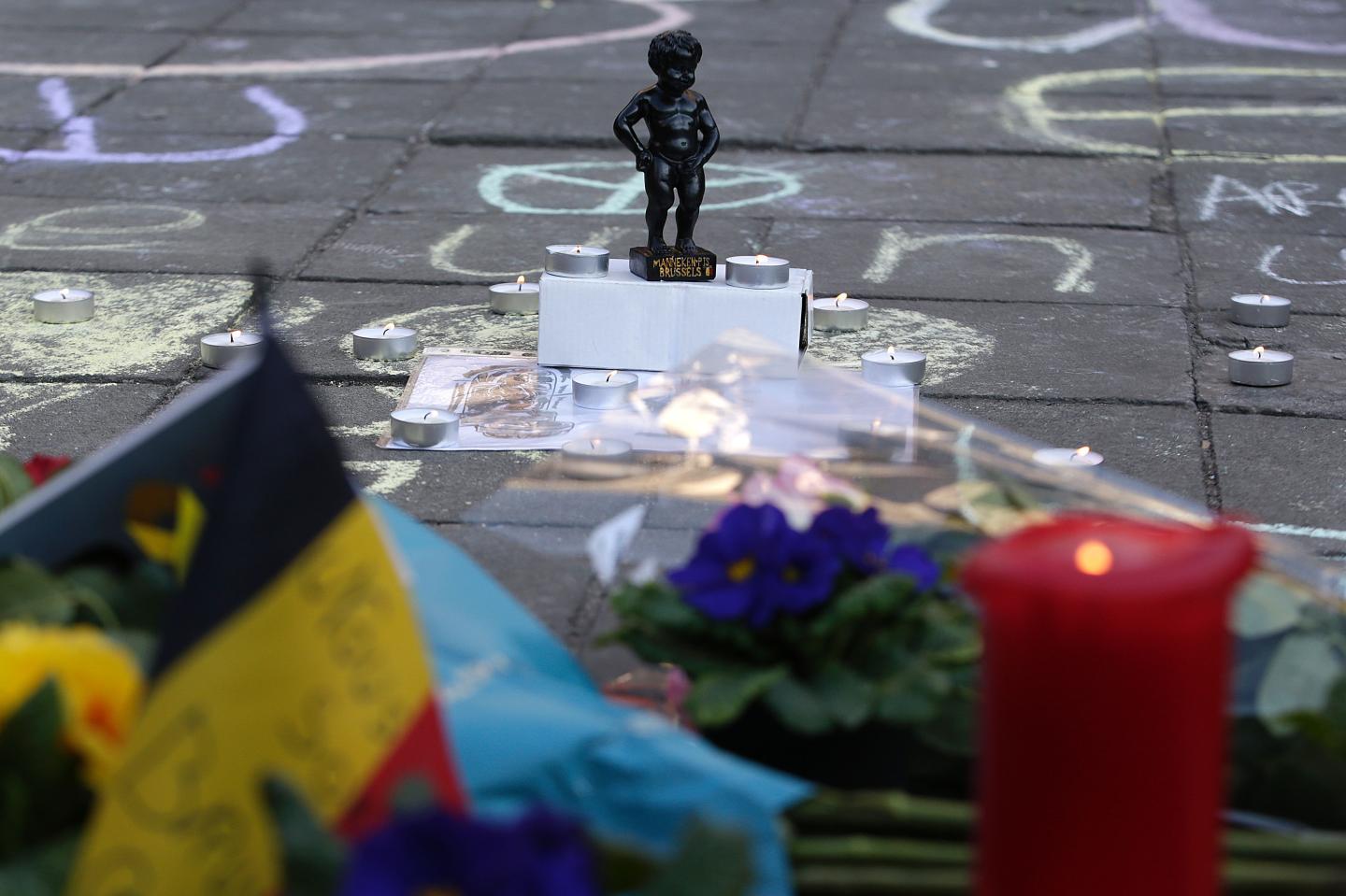 Wireless Carriers Offer Free Calls and Texts To Belgium After Attacks