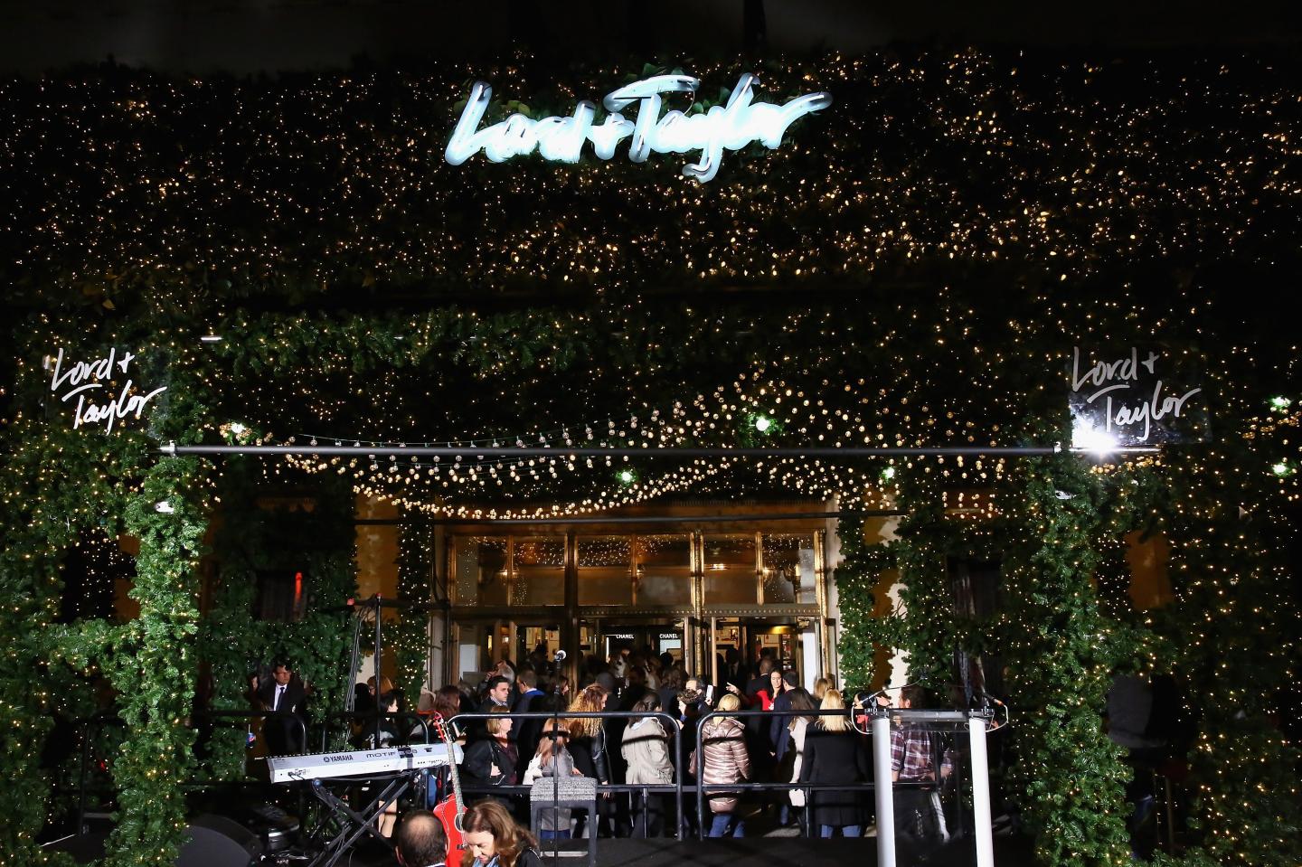 Lord & Taylor NYC 2015 Holiday Windows Unveiling With Austin Mahone