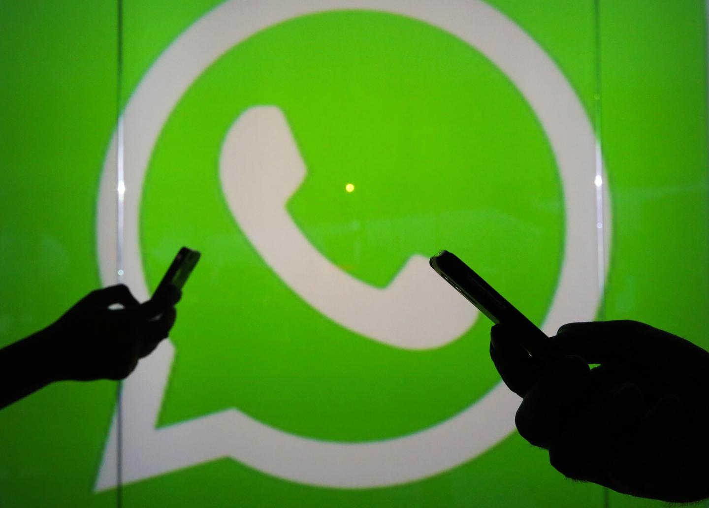 Illustrations Of Popular Mobile Apps And Social Media Sites